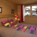 In Les 2 Alpes Near Piste Ле дез Альп