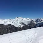 Шале In Les 2 Alpes Near Piste Ле дез Альп