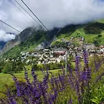In Les 2 Alpes Near Piste * Ле дез Альп