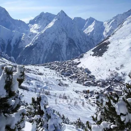 Chalet In Les 2 Alpes Near Piste *