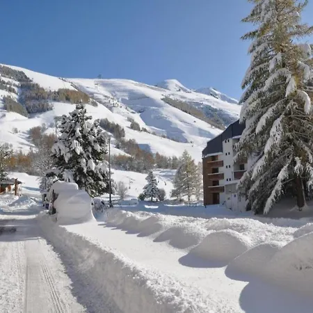 In Les 2 Alpes Near Piste Chalet *