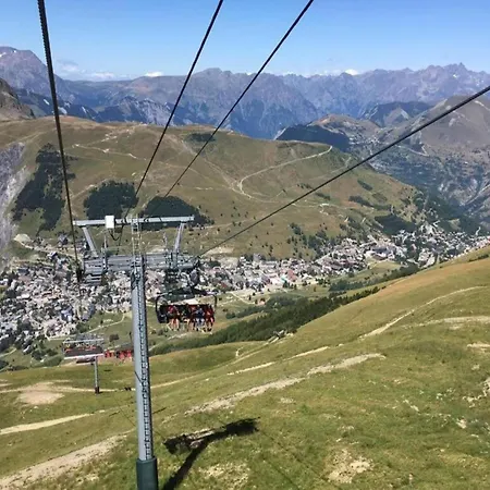 Chalet In Les 2 Alpes Near Piste