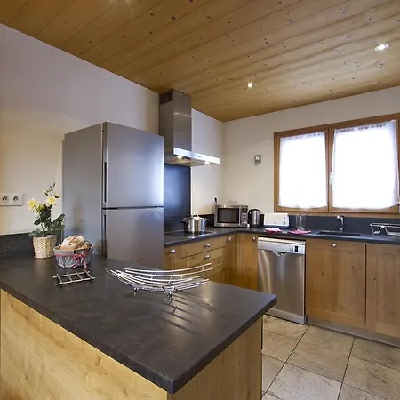 Chalet In Les 2 Alpes Near Piste *