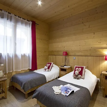 In Les 2 Alpes Near Piste Chalet *
