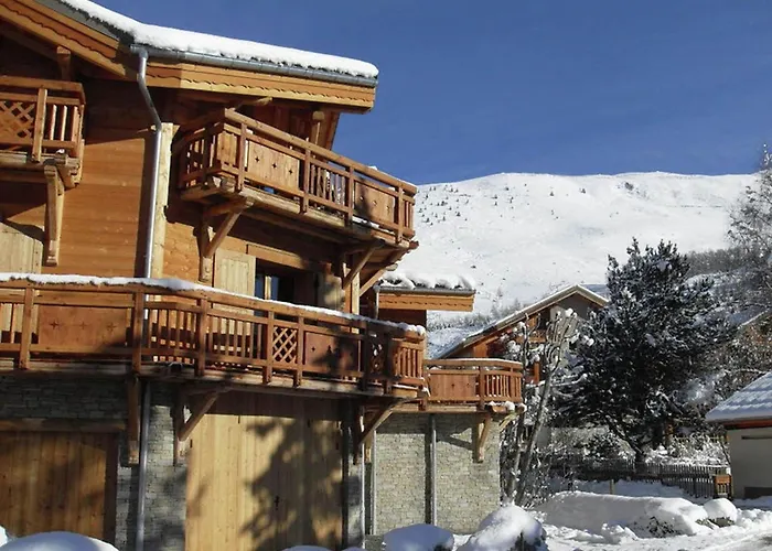 In Les 2 Alpes Near Piste Chalet *